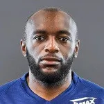 Yannick Joseph M'Bonedisparo a la cabeza