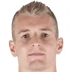 Lukáš Hrádeckýdisparo a la cabeza