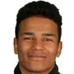 Erik Zengadisparo a la cabeza