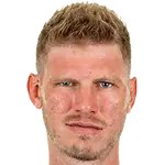Fabian Klosdisparo a la cabeza