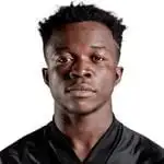 Kwadwo Opokudisparo a la cabeza