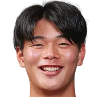 Shota Nishinodisparo a la cabeza