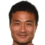 Yasuyuki Konnodisparo a la cabeza