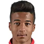 Kyrian Nwokodisparo a la cabeza
