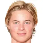 Emil Hansson headshot