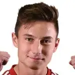 Dawid Szotdisparo a la cabeza