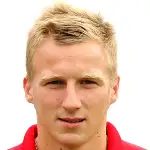 Jakub Slowikdisparo a la cabeza