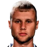 Szymon Czyżdisparo a la cabeza