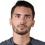 André Paulodisparo a la cabeza
