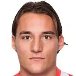 Nemanja Gudeljdisparo a la cabeza