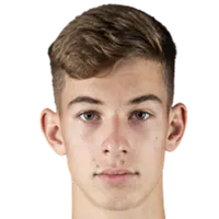 Bence Kovácsdisparo a la cabeza