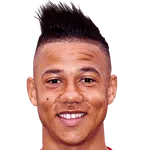 Tobias Sanadisparo a la cabeza