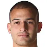 Aykut Özerdisparo a la cabeza