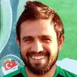 Kenan Özerdisparo a la cabeza