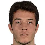 Onurcan Piridisparo a la cabeza