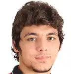 Salih Dursundisparo a la cabeza