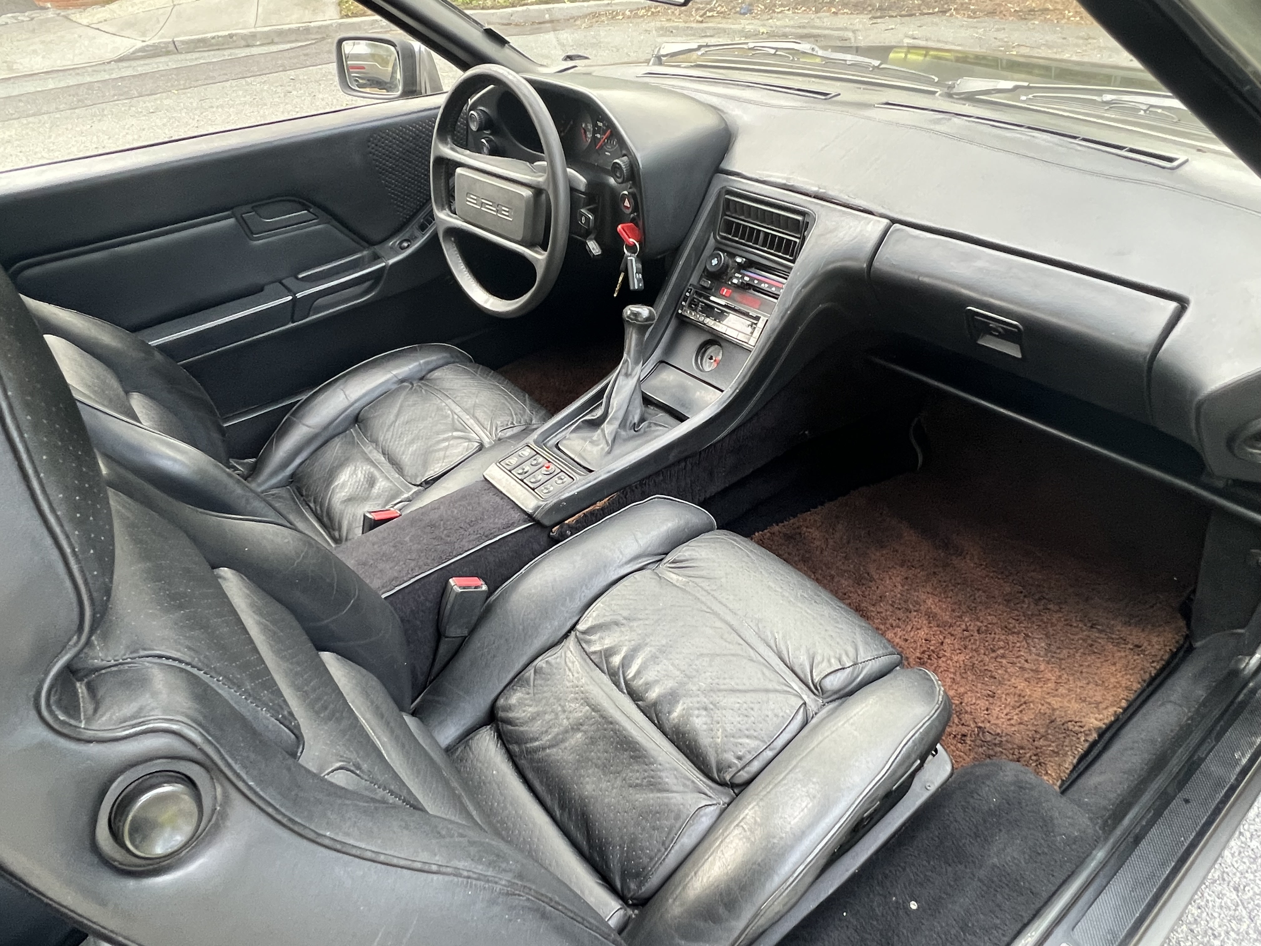 Porsche 928 photo 7