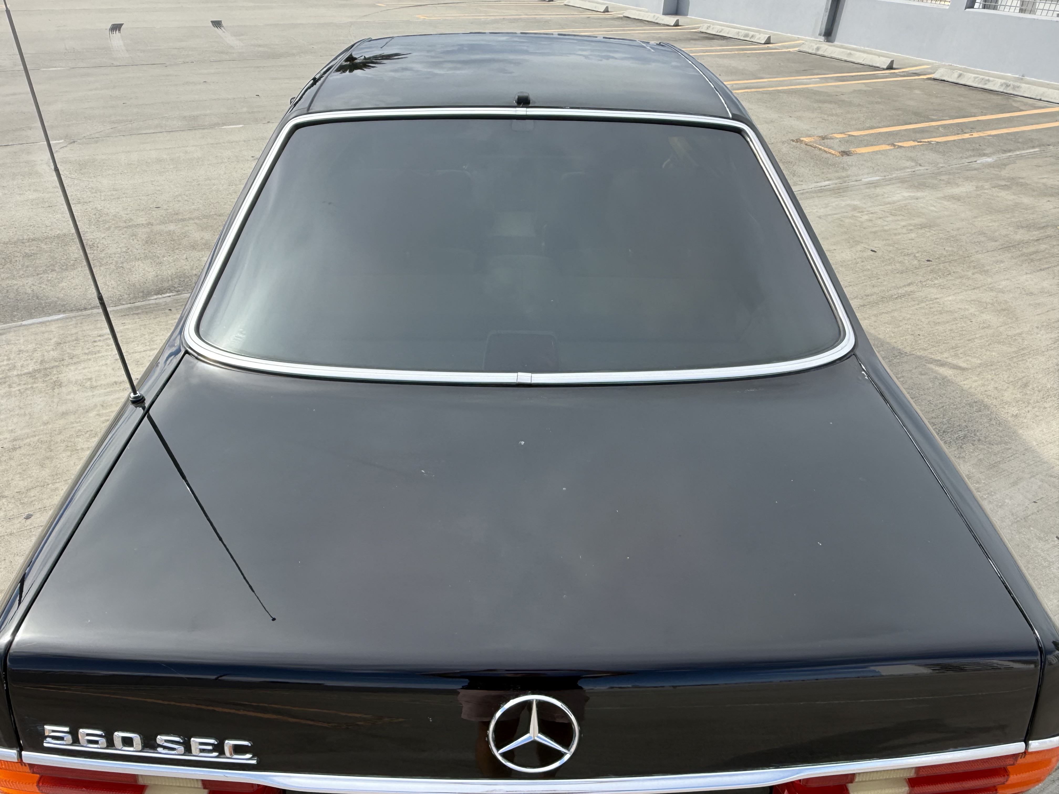 Mercedes-Benz 560 SEC photo 15