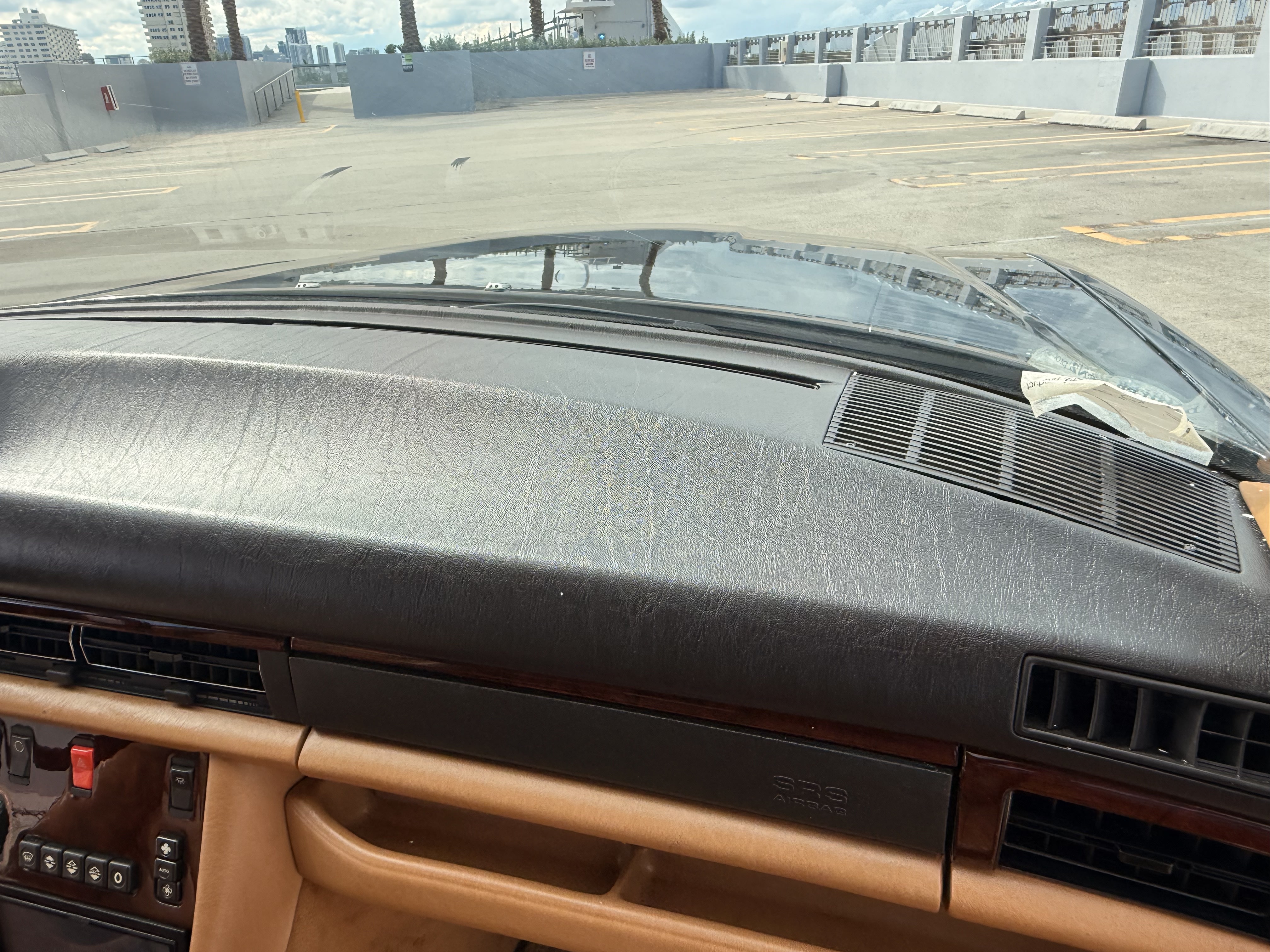 Mercedes-Benz 560 SEC photo 35