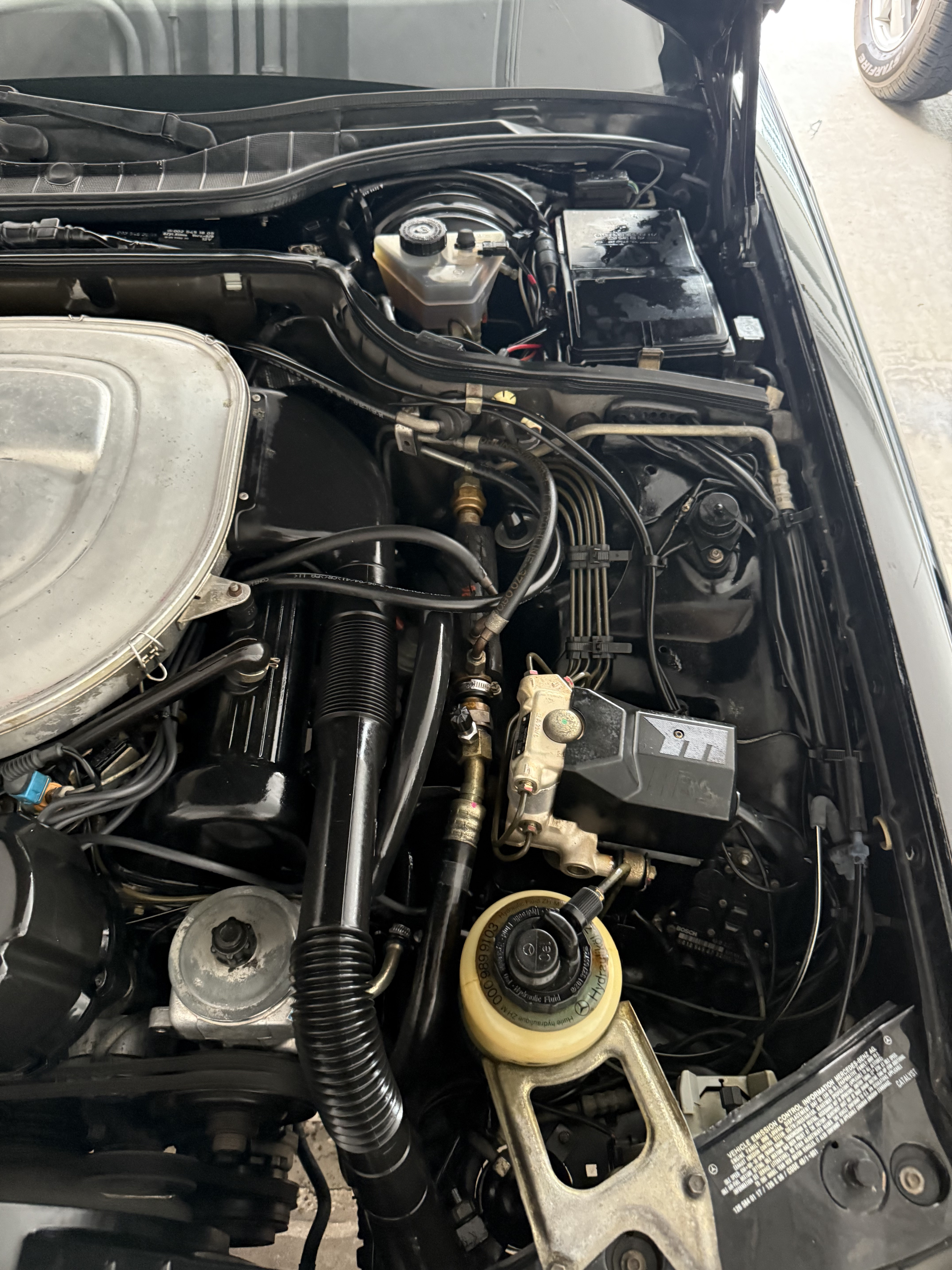 Mercedes-Benz 560 SEC photo 51