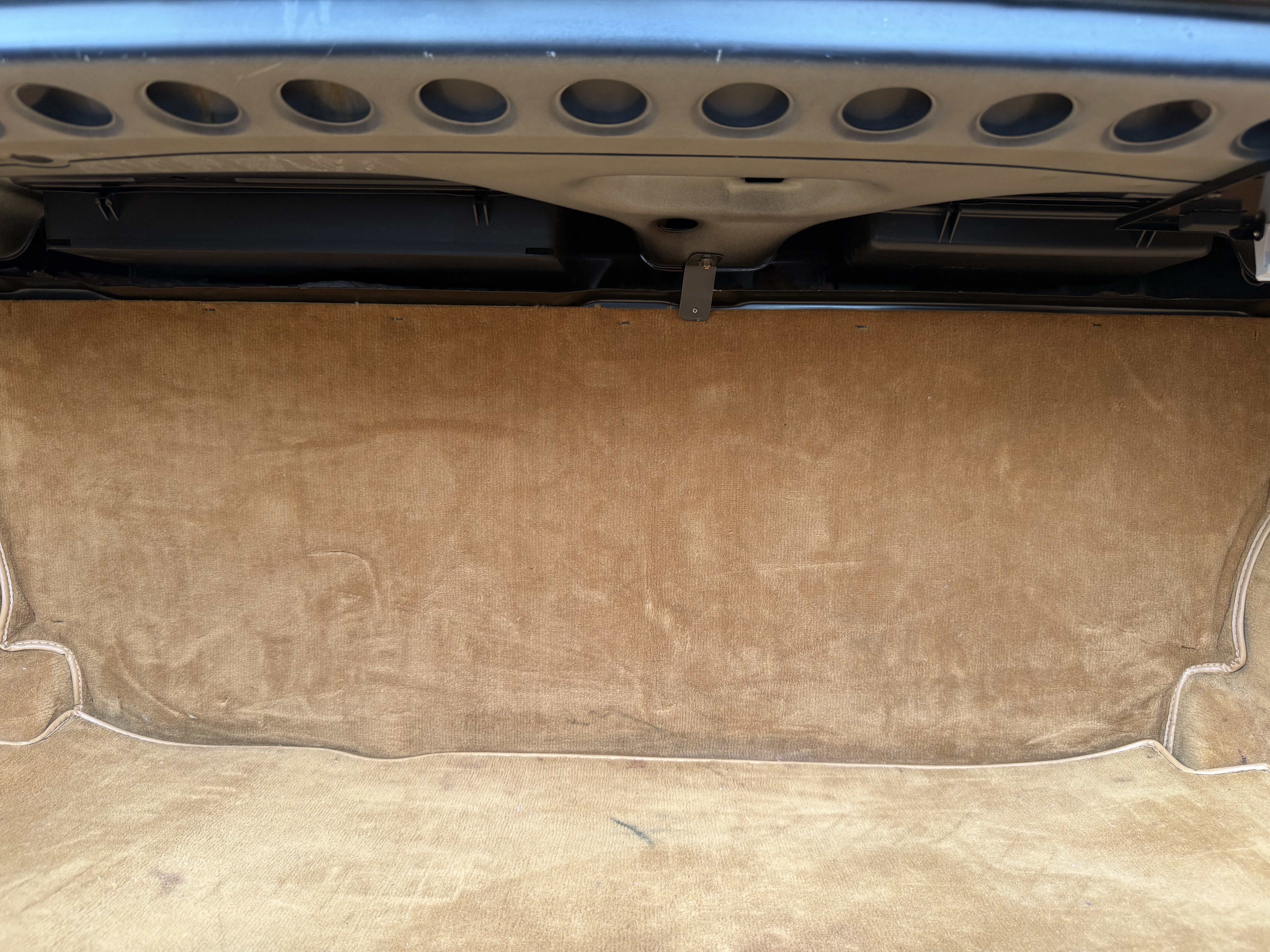 Mercedes-Benz 560 SEC photo 55