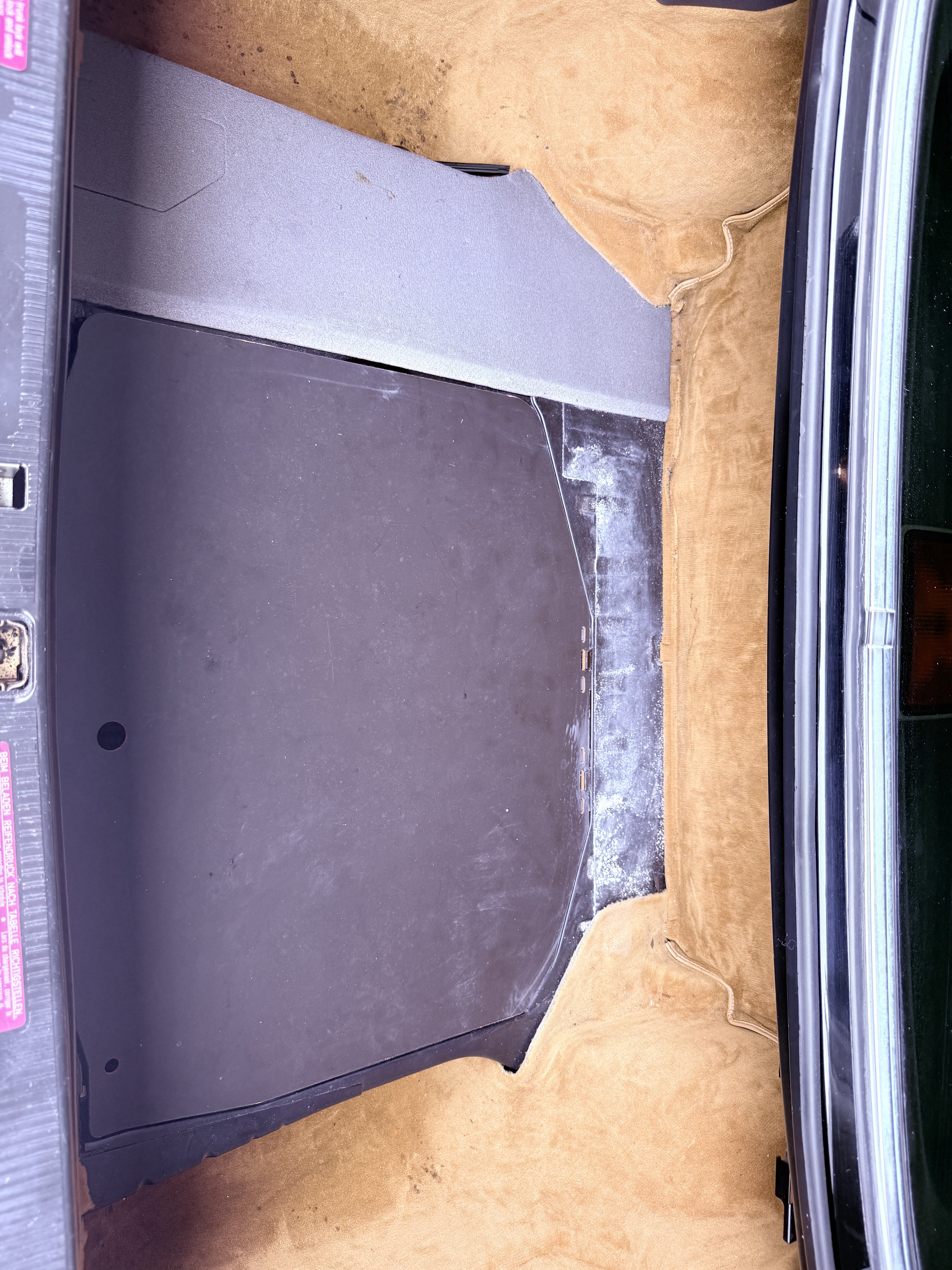 Mercedes-Benz 560 SEC photo 56