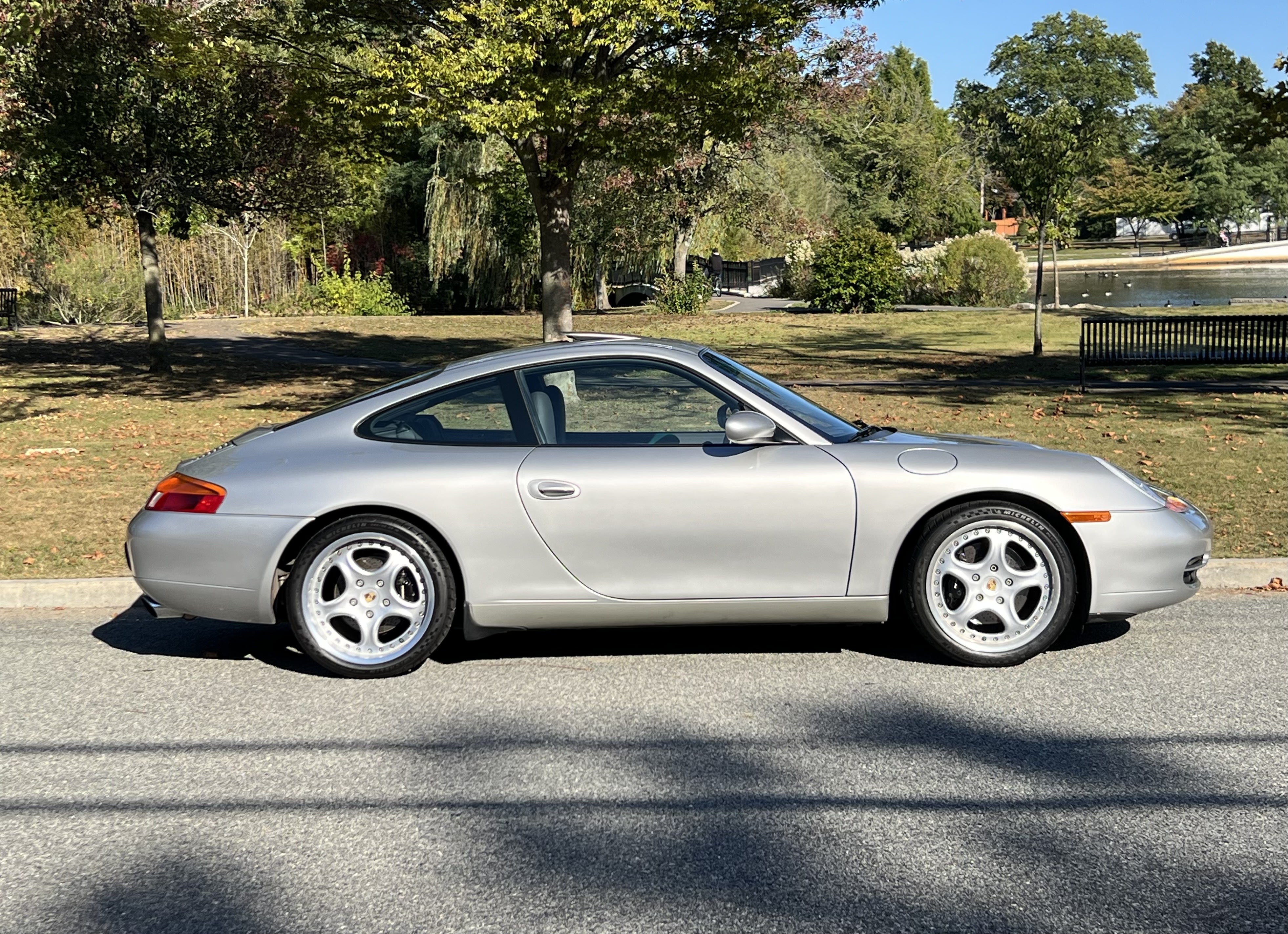 Porsche 996 Coupe photo 10