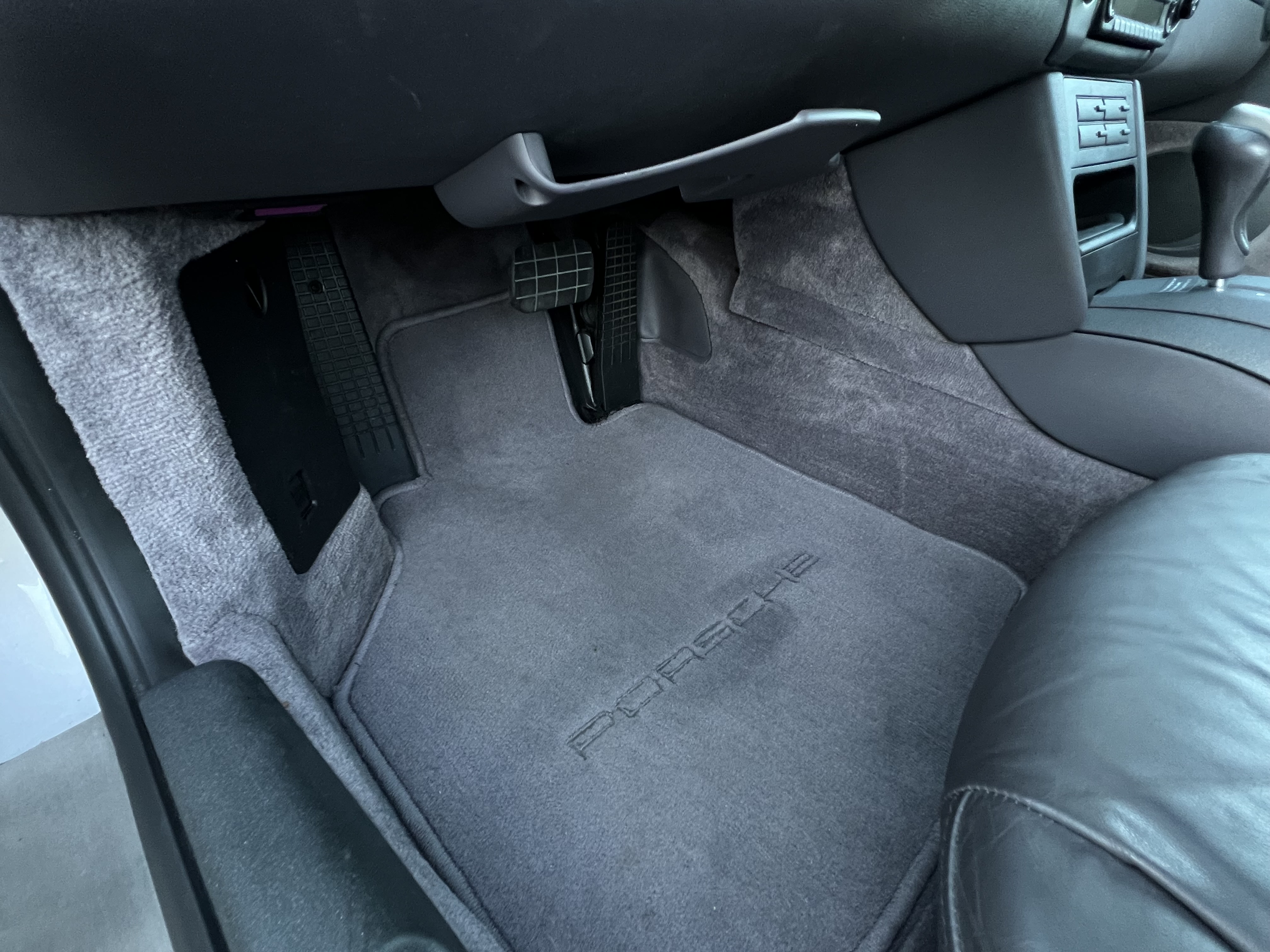 Porsche 996 Coupe photo 24