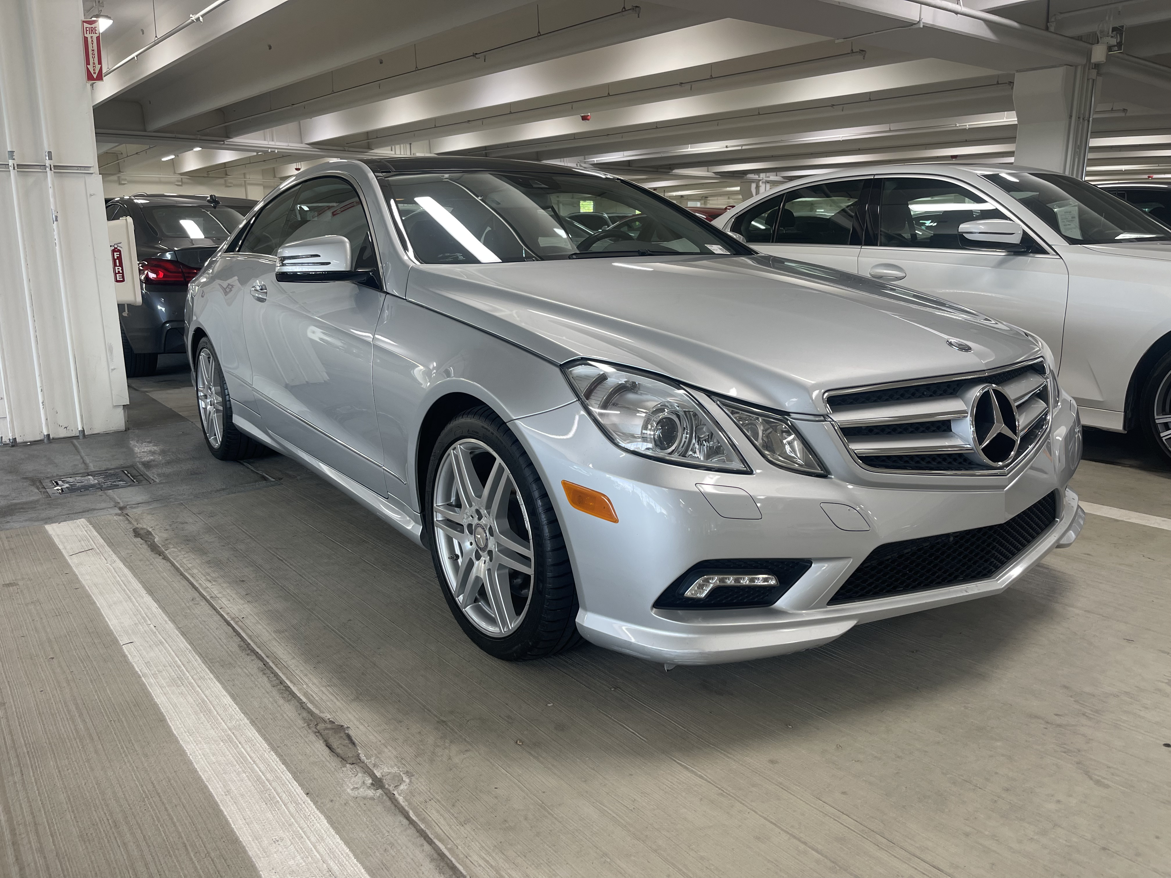 Mercedes-Benz E550 photo 2