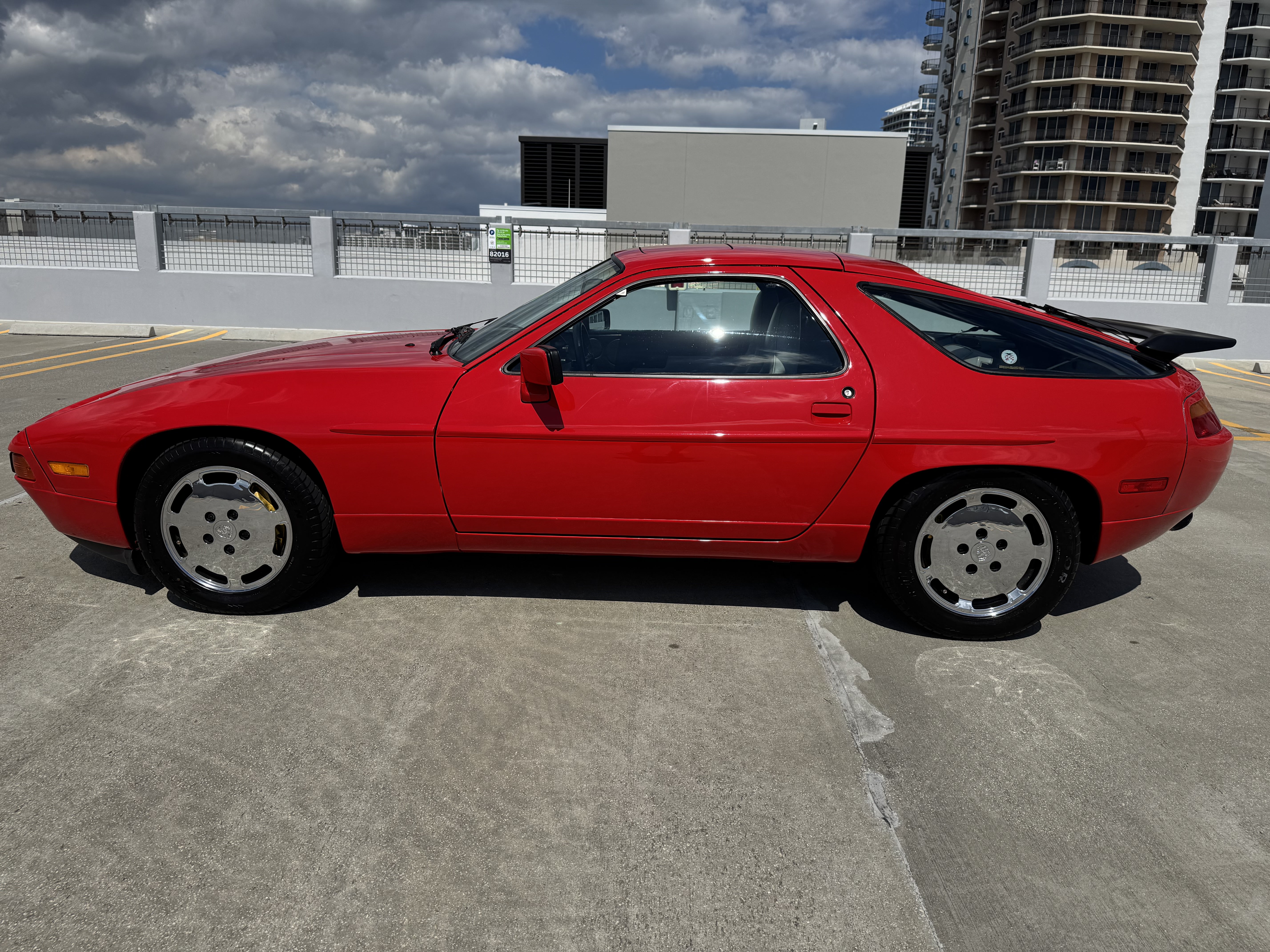 1988 Porsche 928 S4 Auto