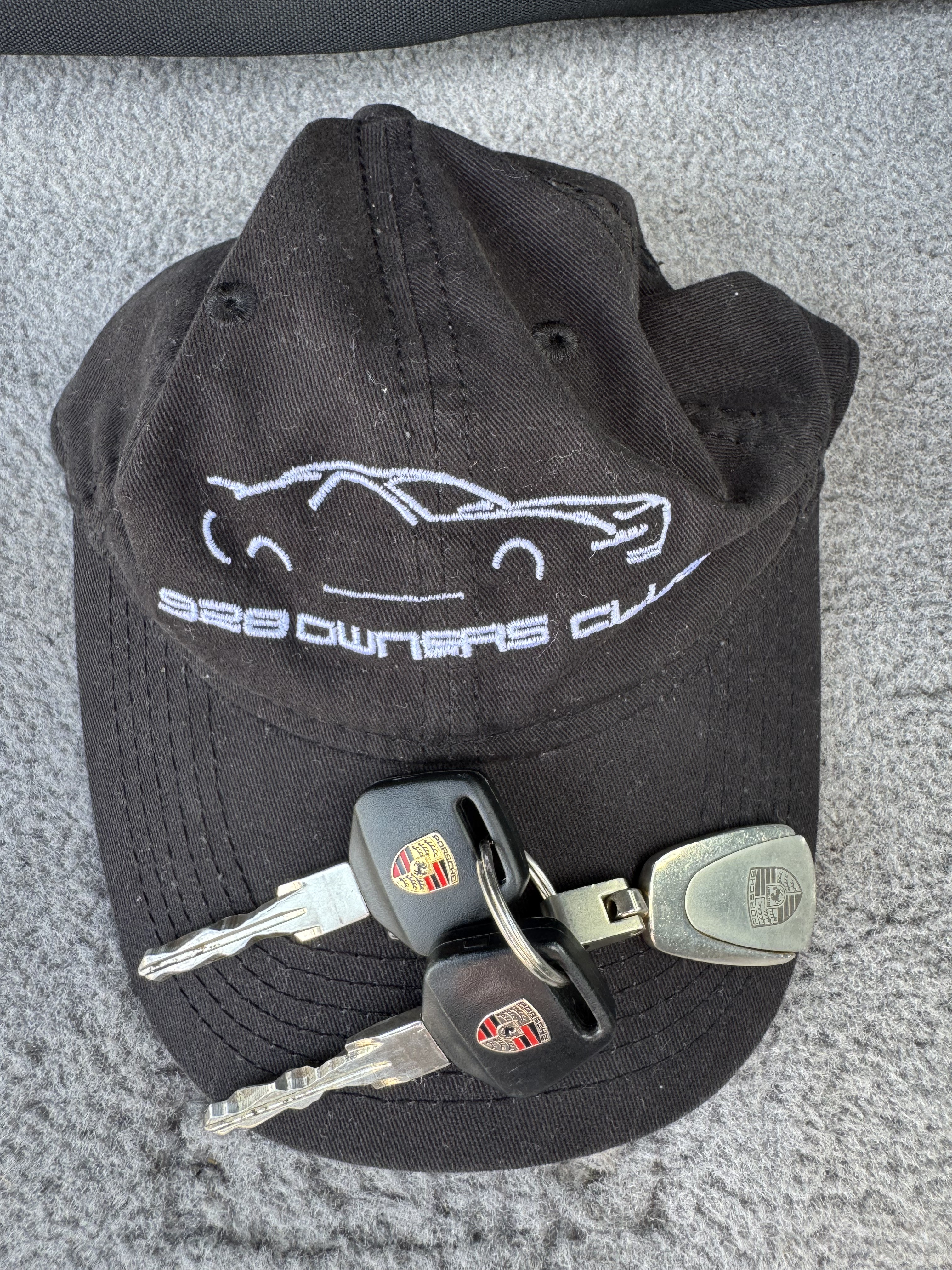 Porsche 928 S4 Auto photo 21