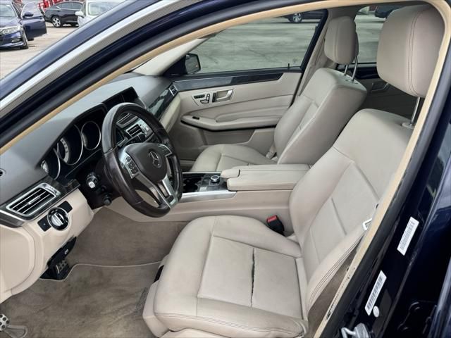 Mercedes-Benz E350 4Matic Sedan photo 7