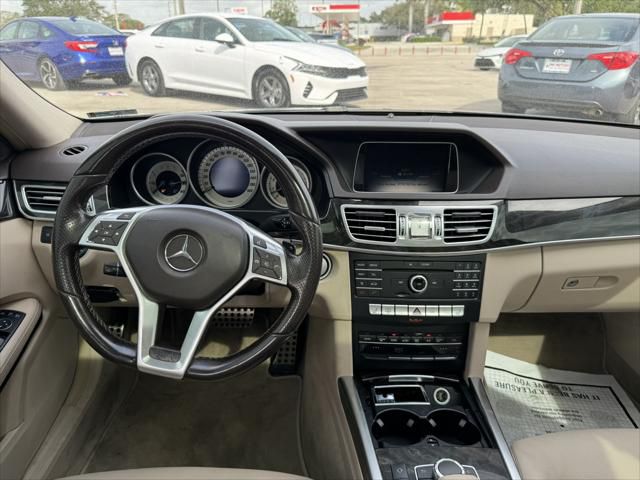 Mercedes-Benz E350 4Matic Sedan photo 11