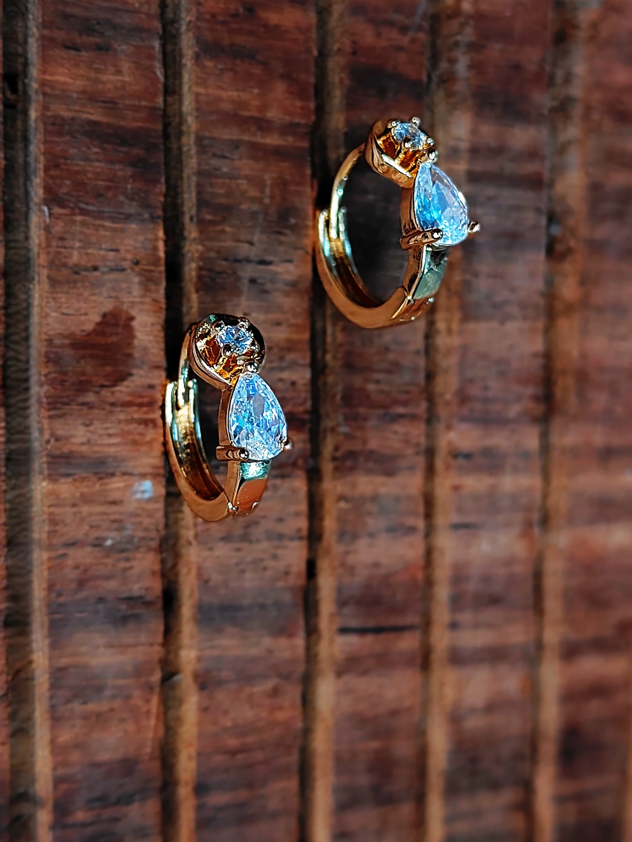 Ekaashi Teardrop Crystal Hoops