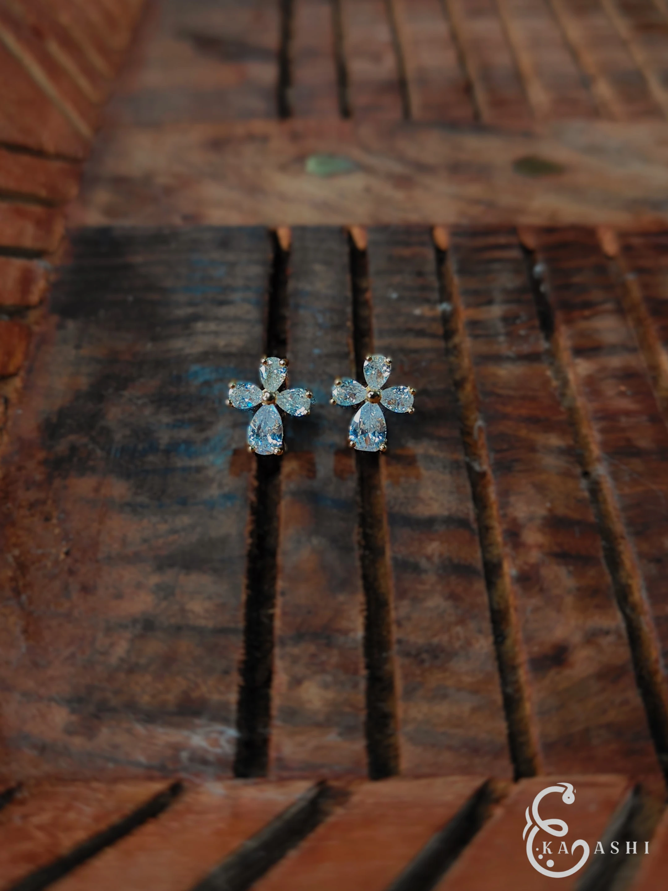 Ekaashi Petal Sparkle Studs