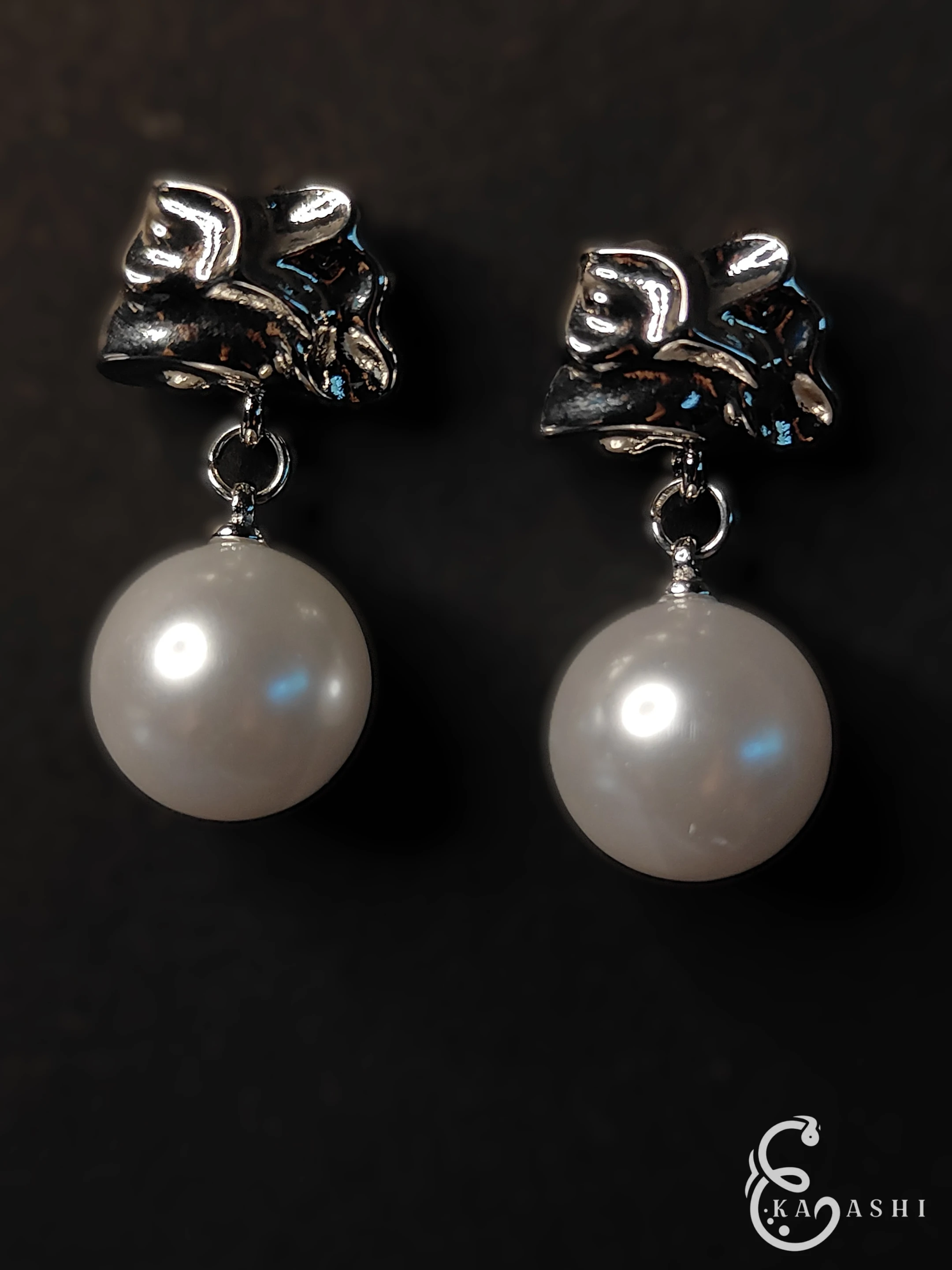 Ekaashi Pearl and Leaf Drops