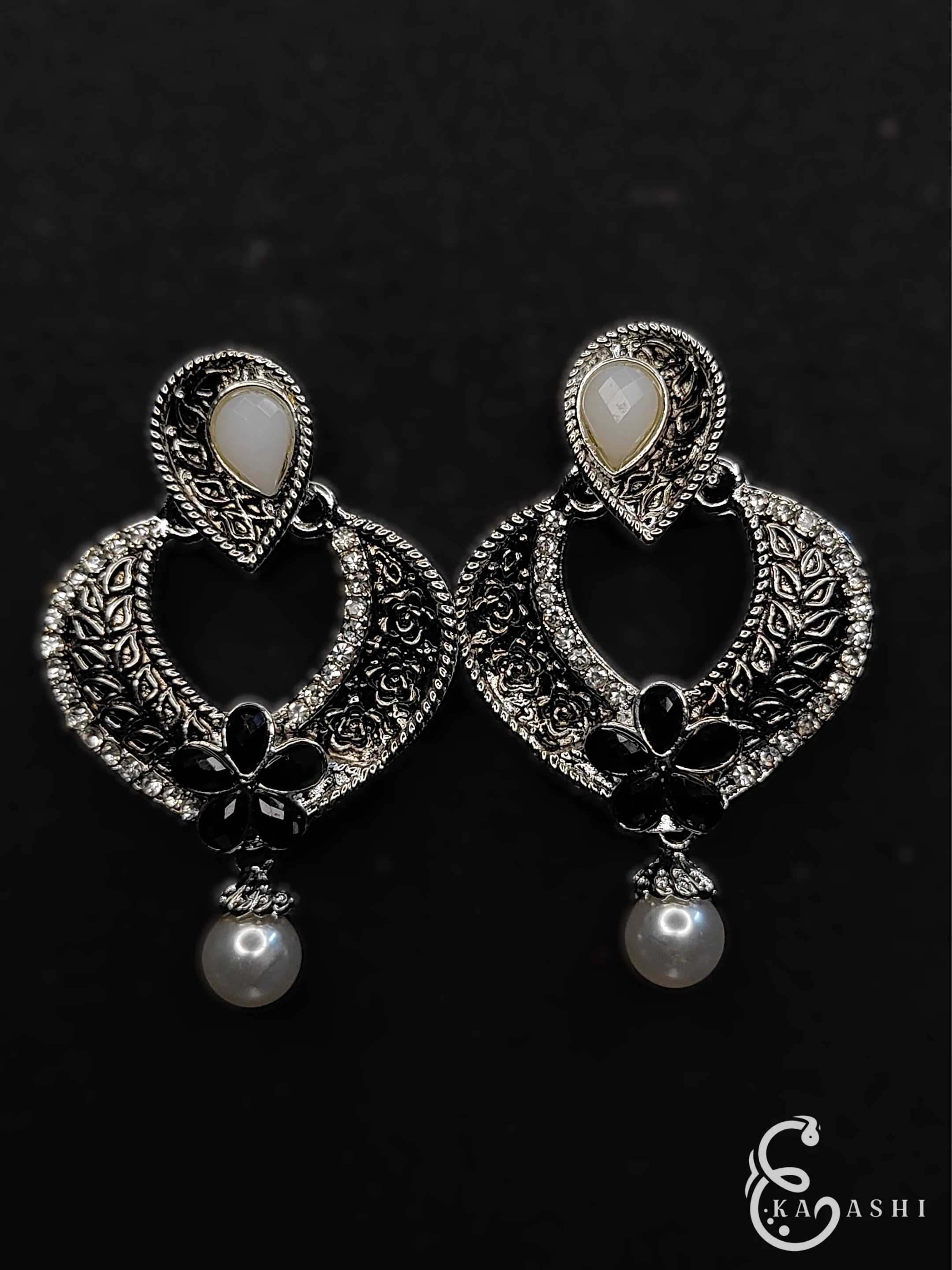 Ekaashi Floral Heart Drops