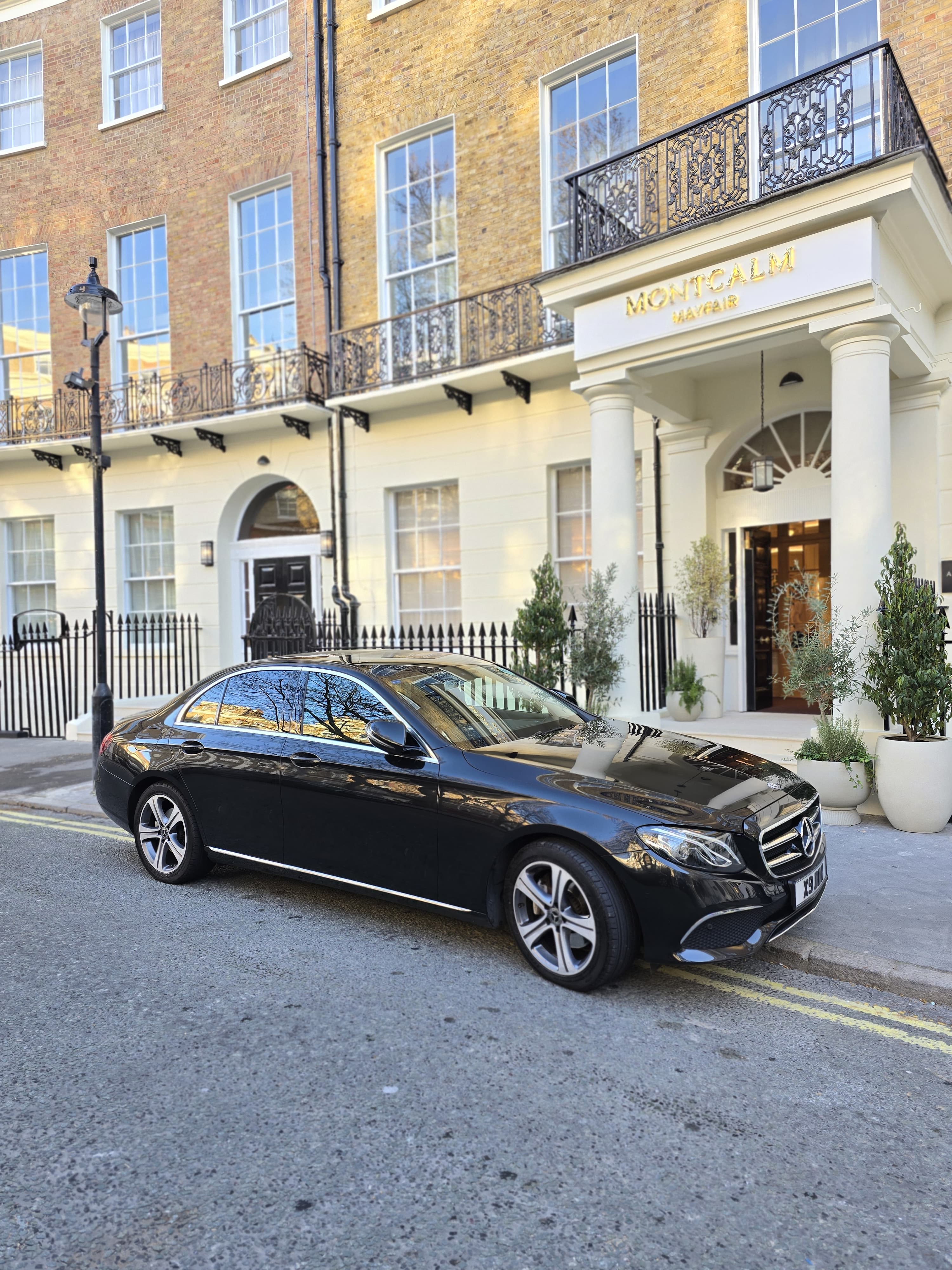 Executive car service for Gatwick Airport (LGW) North & South terminals. Reliable transfers for business & leisure to South London and Sussex.