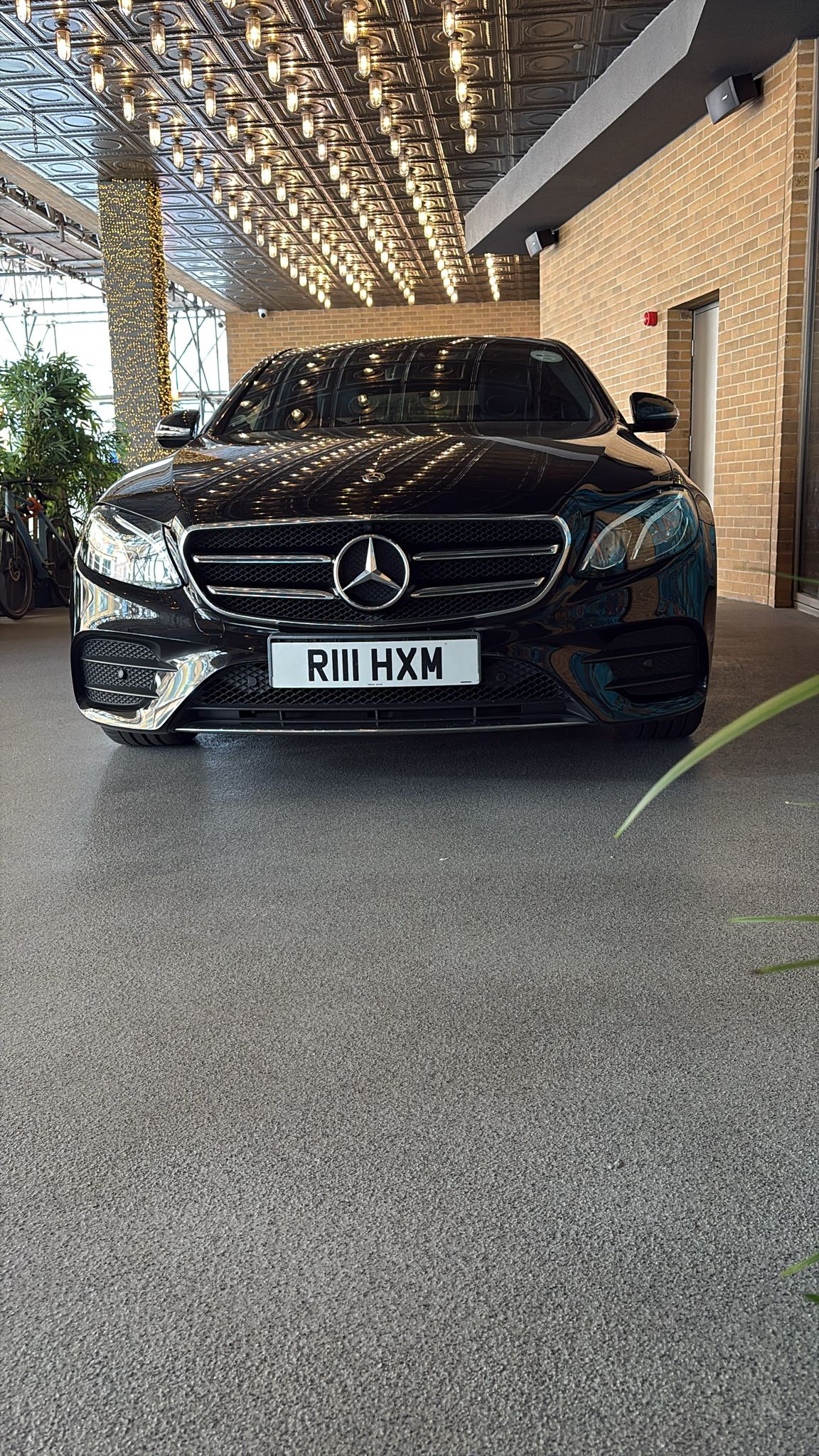 Executive cars for Biggin Hill private flights and charter jets.