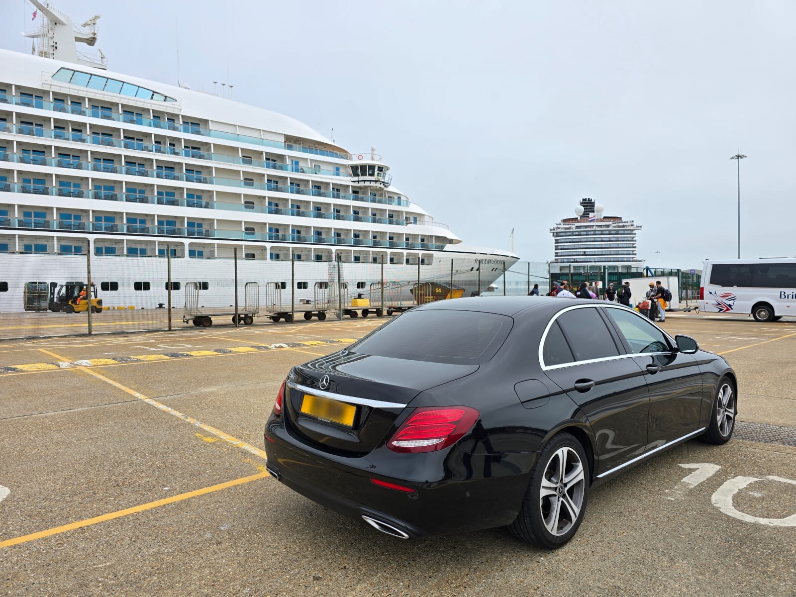 Direct, door-to-cabin luxury chauffeur service for all Southampton cruise terminals (Ocean, Mayflower, Horizon, City). Full luggage assistance.
