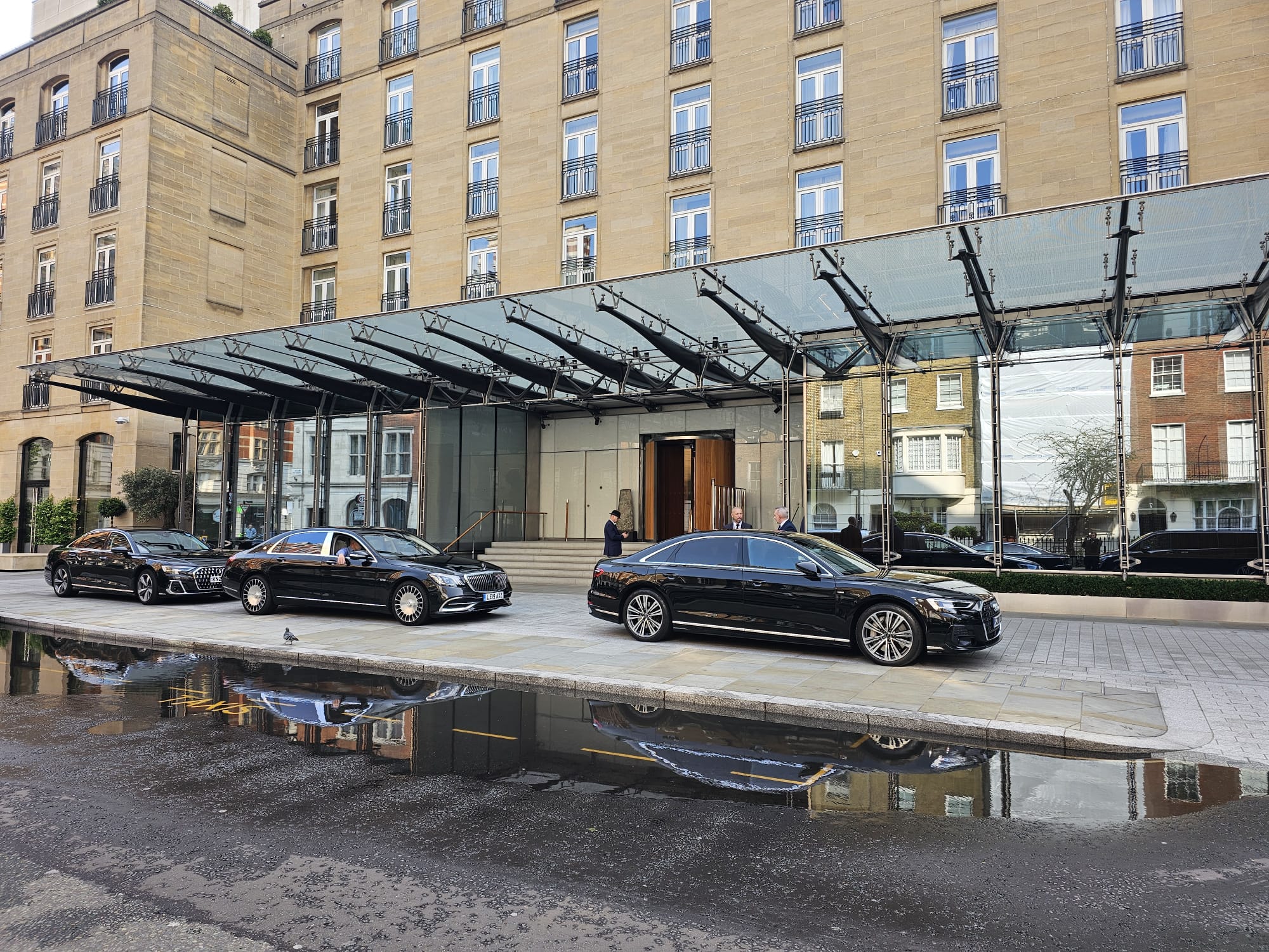 Streamline your business travel with a corporate account. Benefit from priority booking, and monthly invoicing.