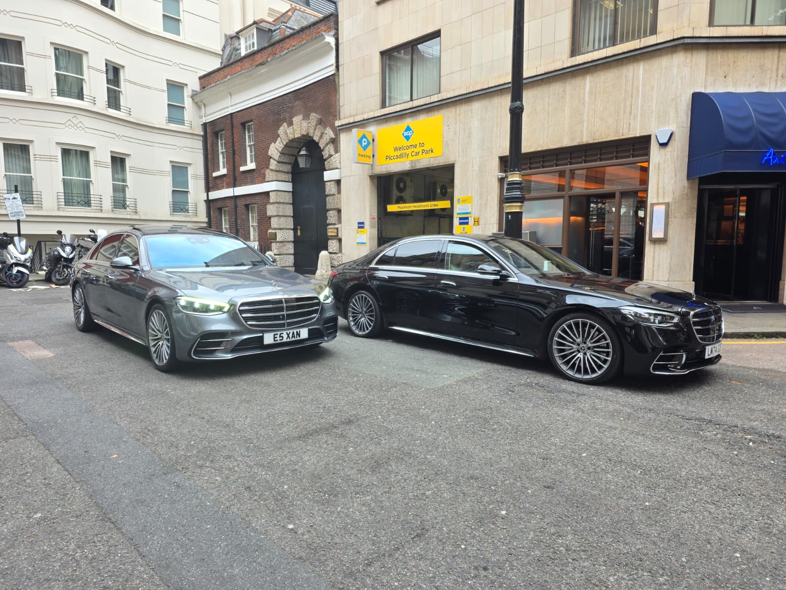 Mercedes S-Class Chauffeur Car
