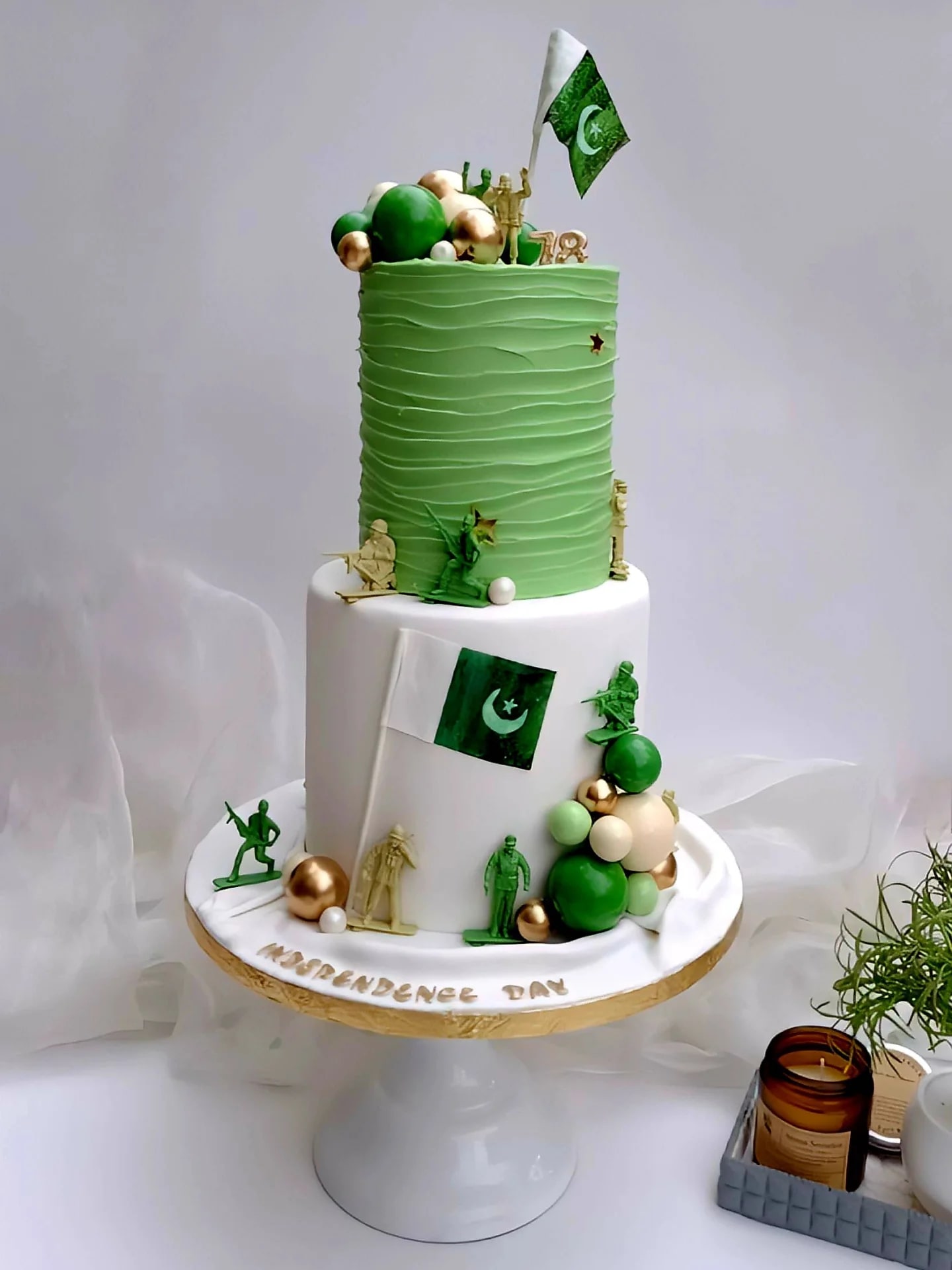 14 August Customized Cake in Lahore