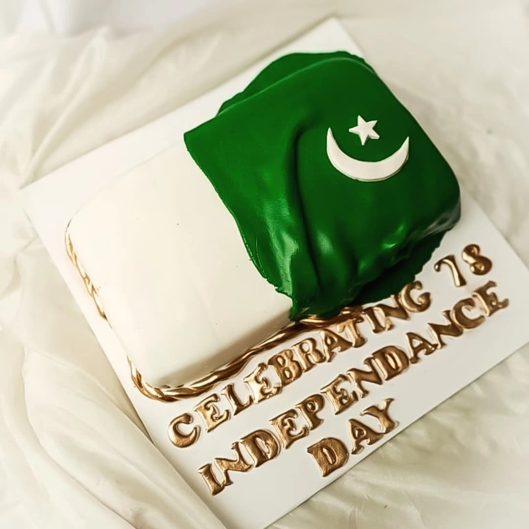 14 August Cake in Lahore