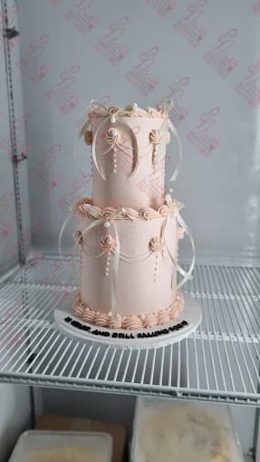 Two Tier Vintage Lambeth Wedding Cake Rawalpindi