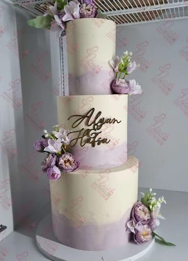 Lavender Ombre Floral Cake Rawalpindi