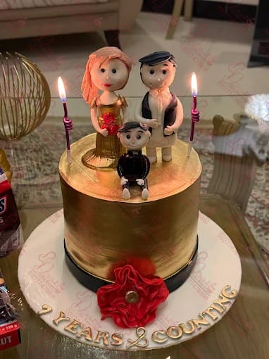 Family Figurine Anniversary Cake Islamabad