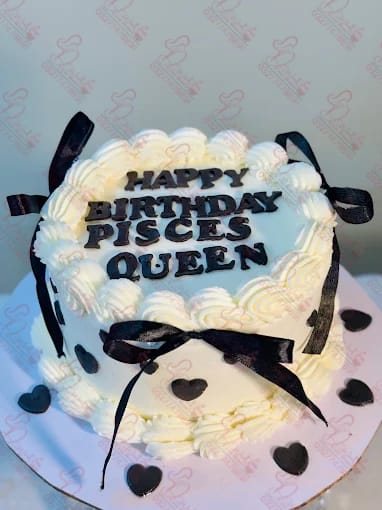 Queen One Pound Happy Birthday Cake Islamabad