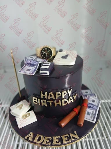 Personalized Black Luxury Cake Rawalpindi