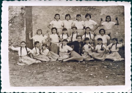 Coros y Danzas en La Parrilla